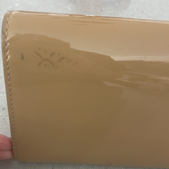 Louis Vuitton Louise Clutch - Picture 13 of 16